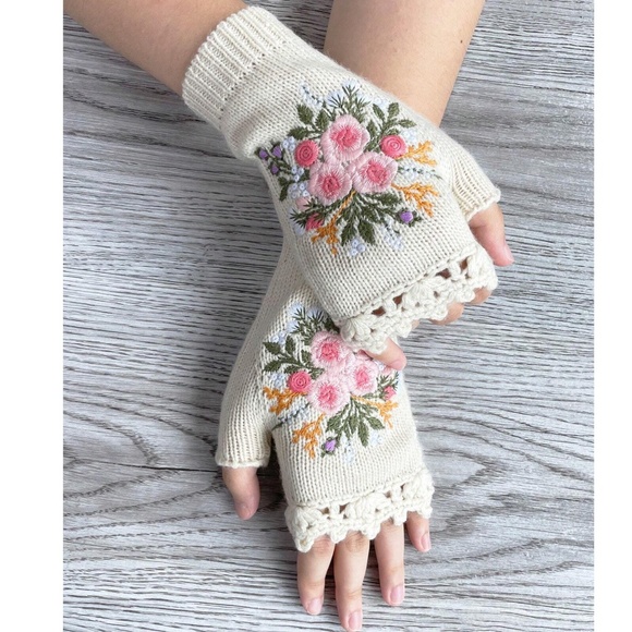 Cozy Floral Embroidered Fingerless Mittens - Picture 2 of 6